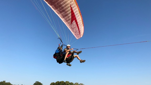 Multi-day paragliding course