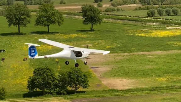 Avión eléctrico Teuge