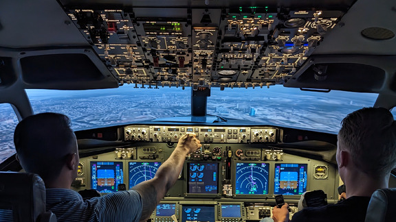 Beskrivelse ben Andrew Halliday Static flight simulator | Schiphol, Lelystad, Den Haag