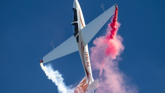 Kunstflug Segelflugzeug Zeeland