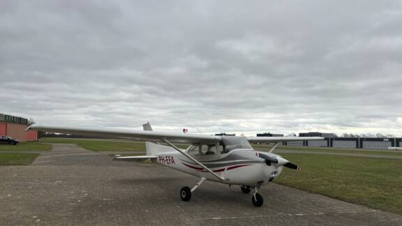 Cessna flying lesson Breda